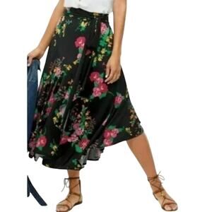 NWOT Cabi Sophia Drama Floral Wrap Skirt Size S